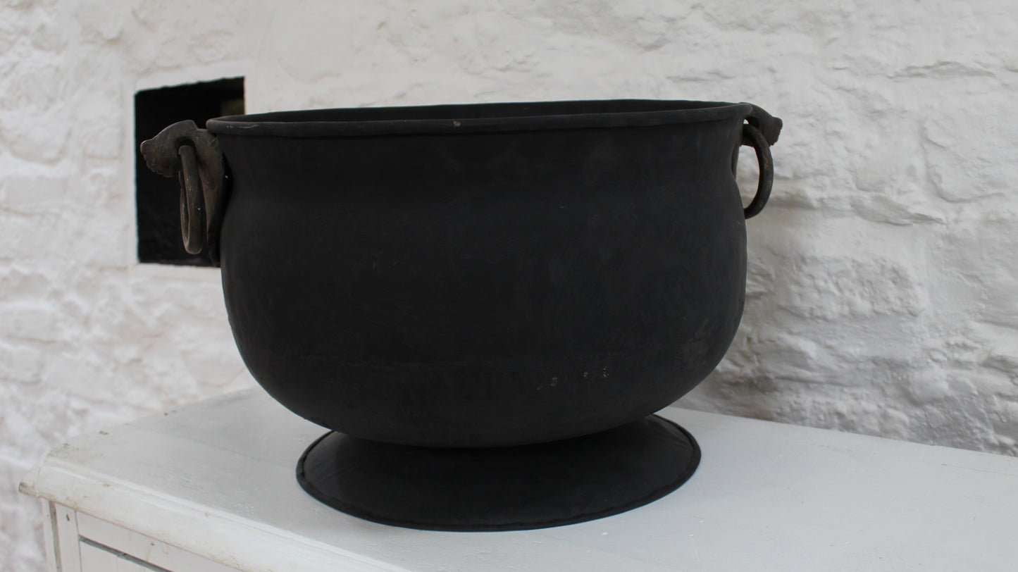 Cauldron Pot Planter with Handles